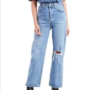 Levi’s Ribcage Jeans - size 27